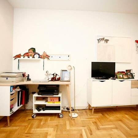Piso Centrico Con Patio Apartment Bilbao Exterior photo